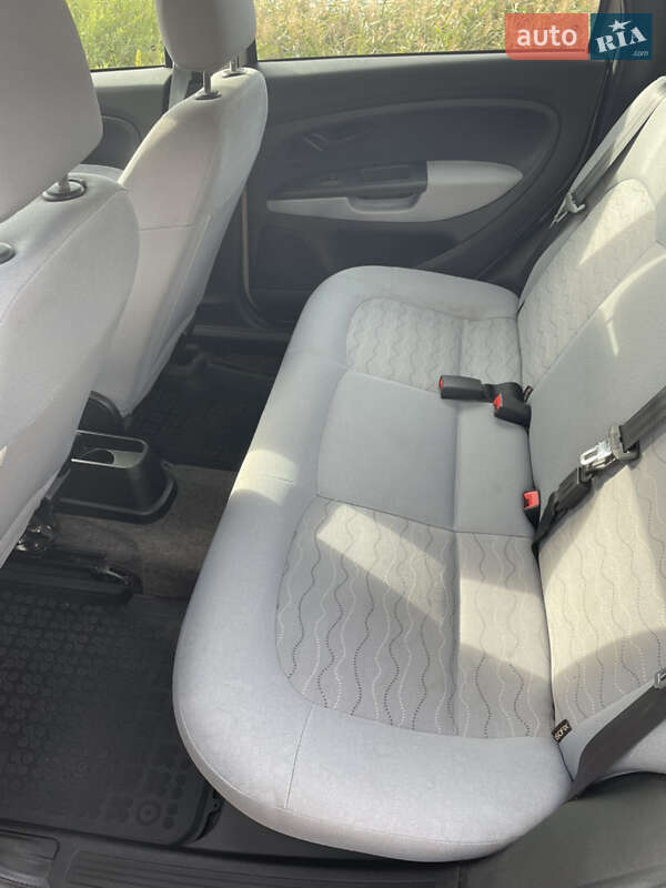 Седан Fiat Linea 2013 в Житомире