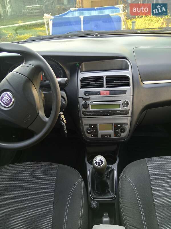 Седан Fiat Linea 2012 в Днепре