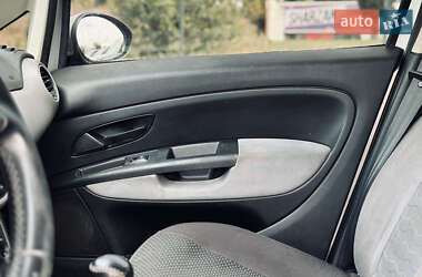 Седан Fiat Linea 2015 в 