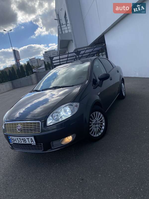 Седан Fiat Linea 2010 в 