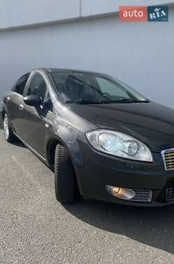 Седан Fiat Linea 2010 в 