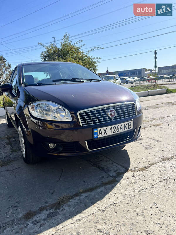 Седан Fiat Linea 2013 в 