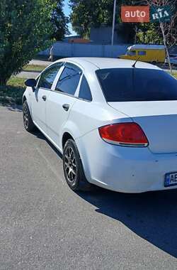 Седан Fiat Linea 2012 в 