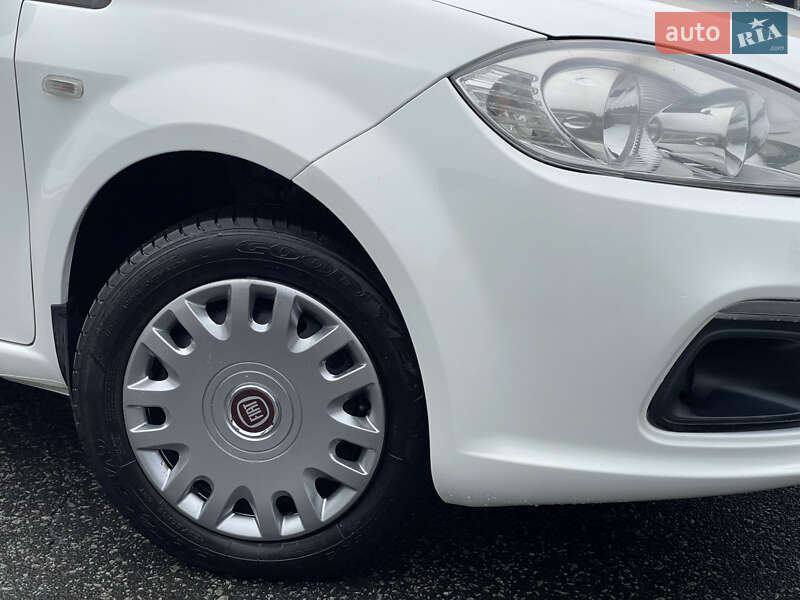 Седан Fiat Linea 2013 в Киеве