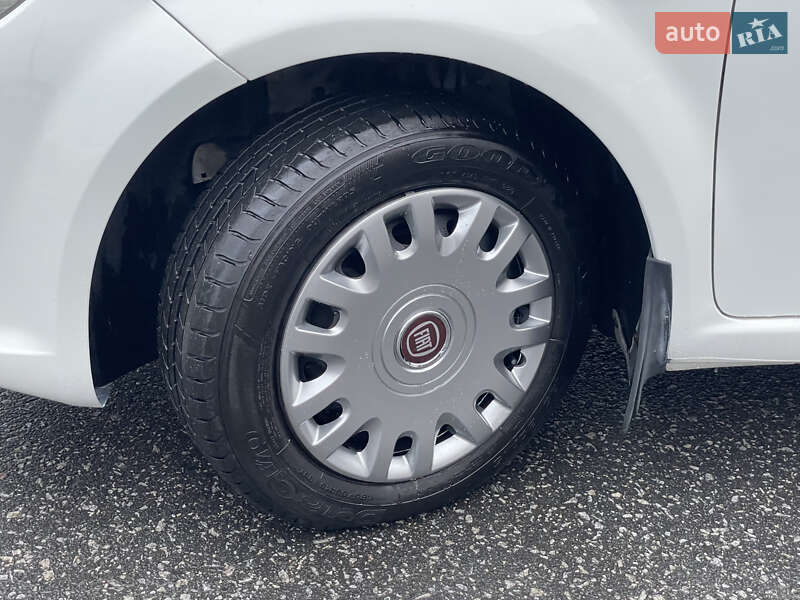 Седан Fiat Linea 2013 в Киеве