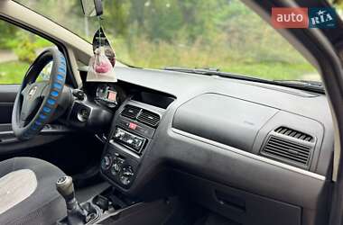 Седан Fiat Linea 2010 в 