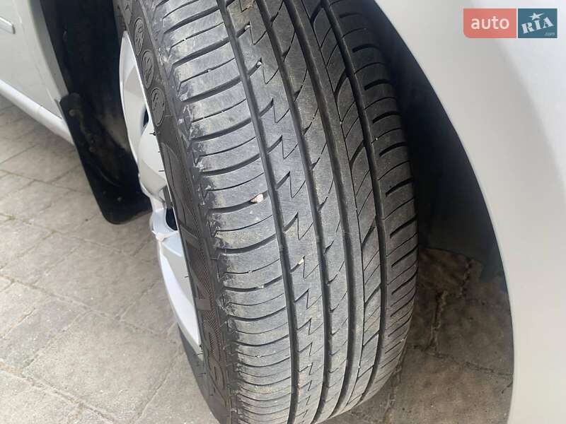 Седан Fiat Linea 2009 в Бродах