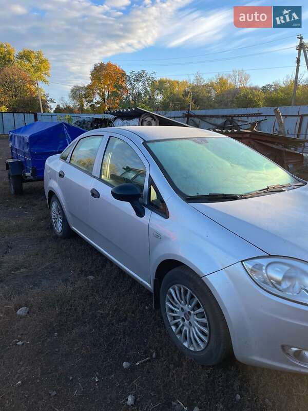 Седан Fiat Linea 2012 в 