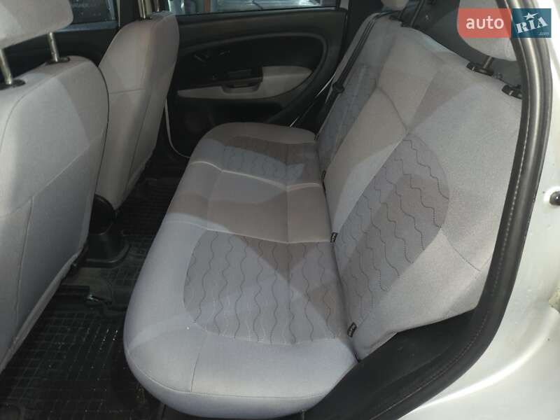 Седан Fiat Linea 2013 в Кременчуге фото 19 Седан Fiat Linea 2013 в Кременчуге