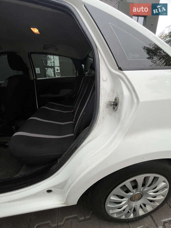 Седан Fiat Linea 2013 в Киеве фото 45 Седан Fiat Linea 2013 в Киеве