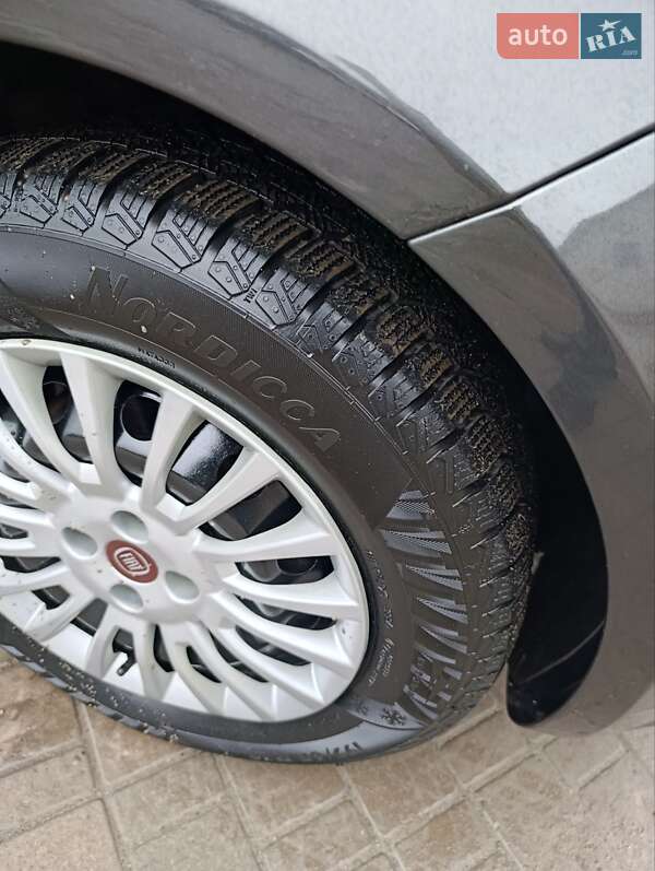 Седан Fiat Linea 2009 в Хмельнике