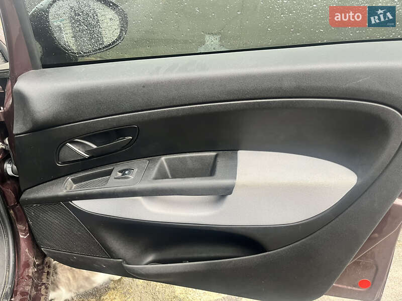 Седан Fiat Linea 2013 в Софиевке