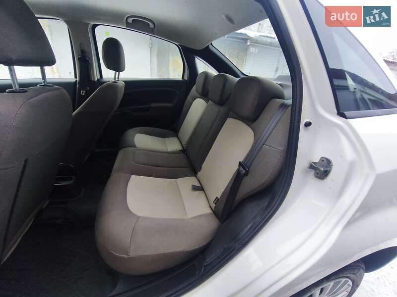 Седан Fiat Linea 2012 в Киеве