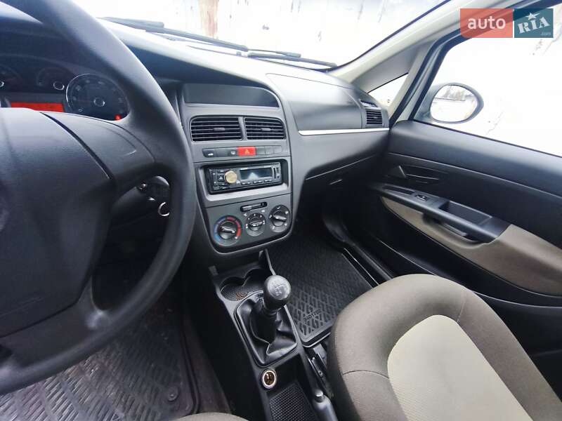 Седан Fiat Linea 2012 в Киеве