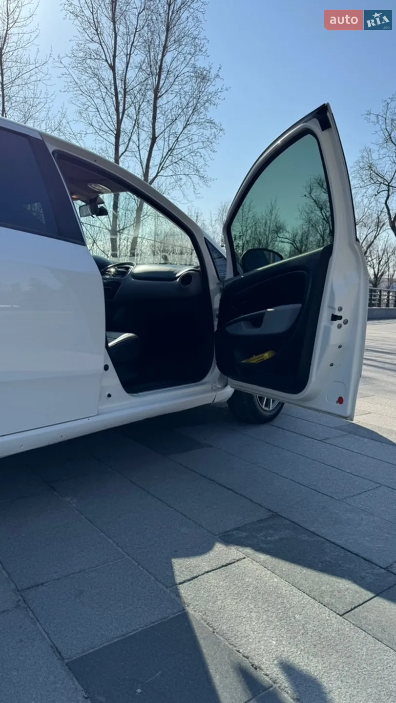 2013 Fiat Linea - мініатюра 10