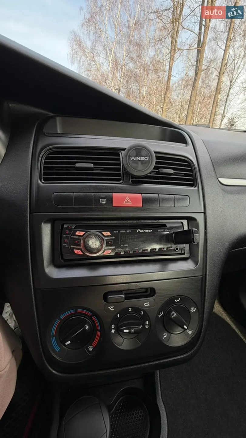 2011 Fiat Linea - мініатюра 10
