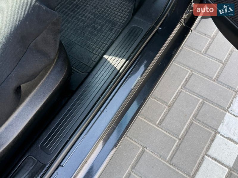 Седан Fiat Linea 2010 в Кропивницком фото 28 Седан Fiat Linea 2010 в Кропивницком