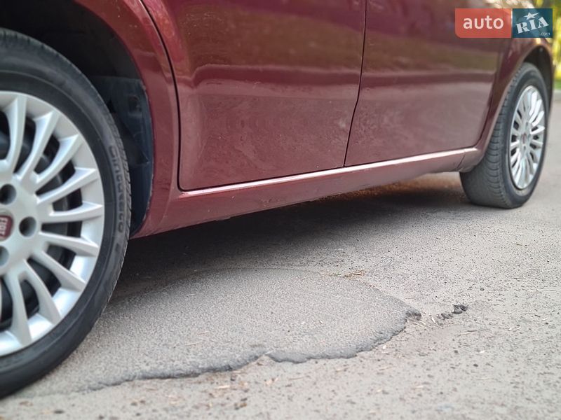 Седан Fiat Linea 2010 в Житомире