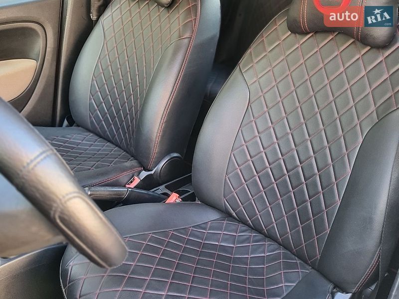 Седан Fiat Linea 2010 в Житомире