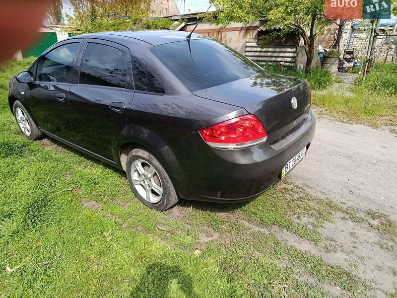 Седан Fiat Linea 2013 в Апостолово