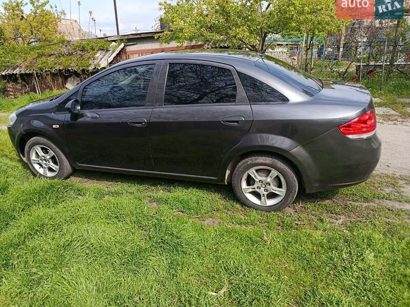 Седан Fiat Linea 2013 в Апостолово