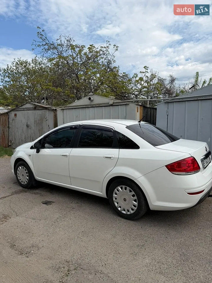 2013 Fiat Linea - мініатюра 15