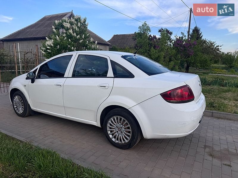 Седан Fiat Linea 2012 в Кривом Роге