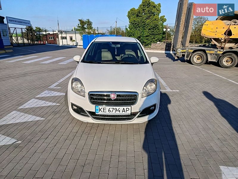 Седан Fiat Linea 2015 в Тальном