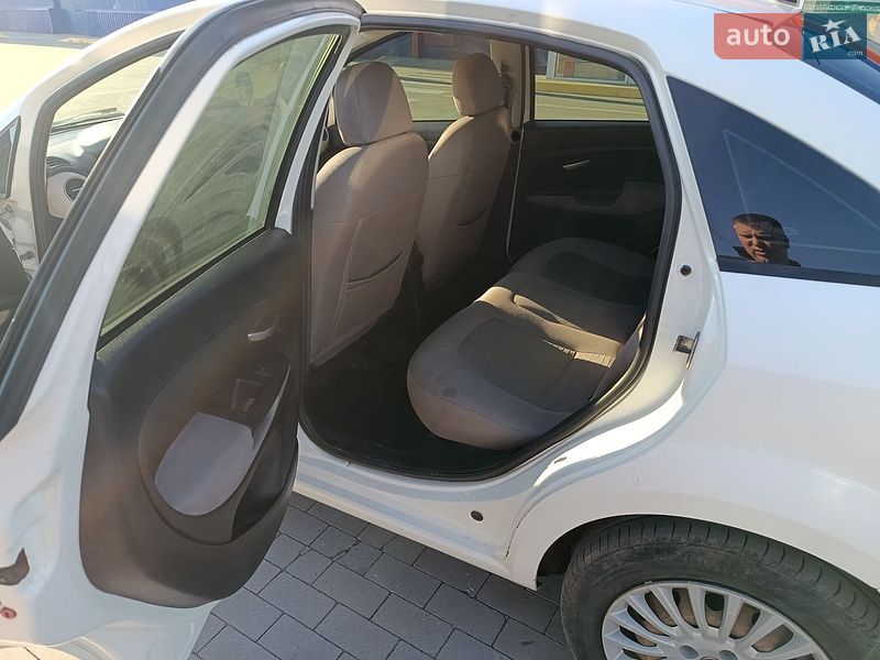 Седан Fiat Linea 2015 в Тальном