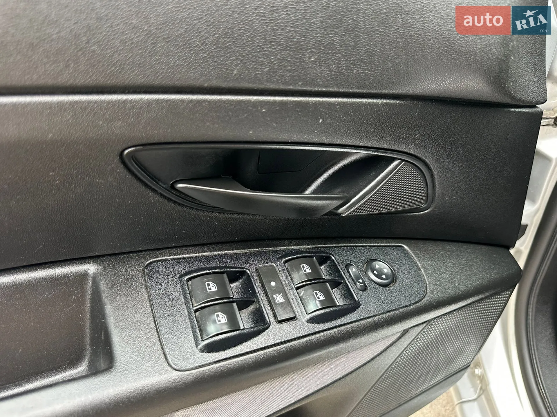 2015 Fiat Linea - мініатюра 48