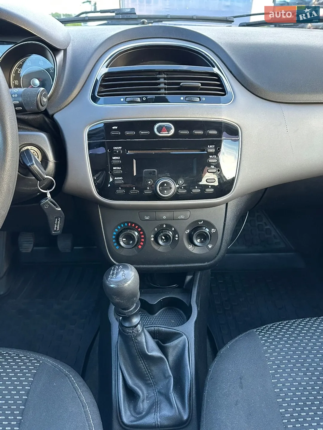2013 Fiat Linea - мініатюра 20