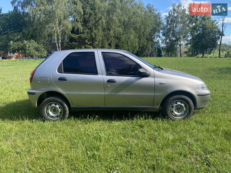 Хэтчбек Fiat Palio 2003 в Дубно