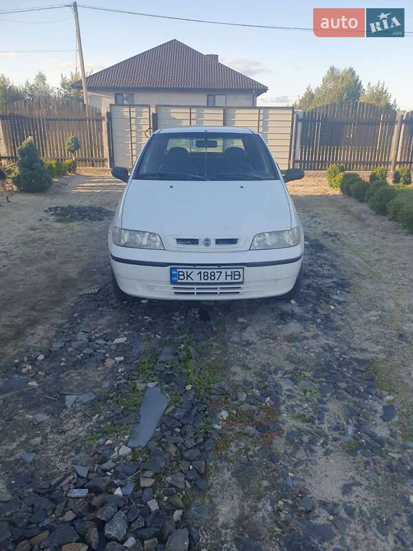 Хэтчбек Fiat Palio 2003 в Костополе фото Хэтчбек Fiat Palio 2003 в Костополе