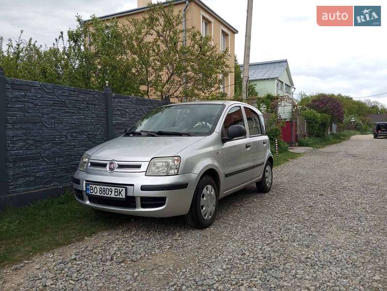 Хэтчбек Fiat Panda 2011 в 