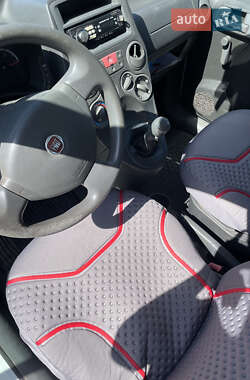 Хэтчбек Fiat Panda 2010 в 