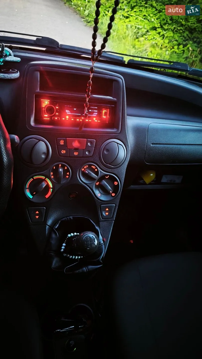 2011 Fiat Panda - мініатюра 21