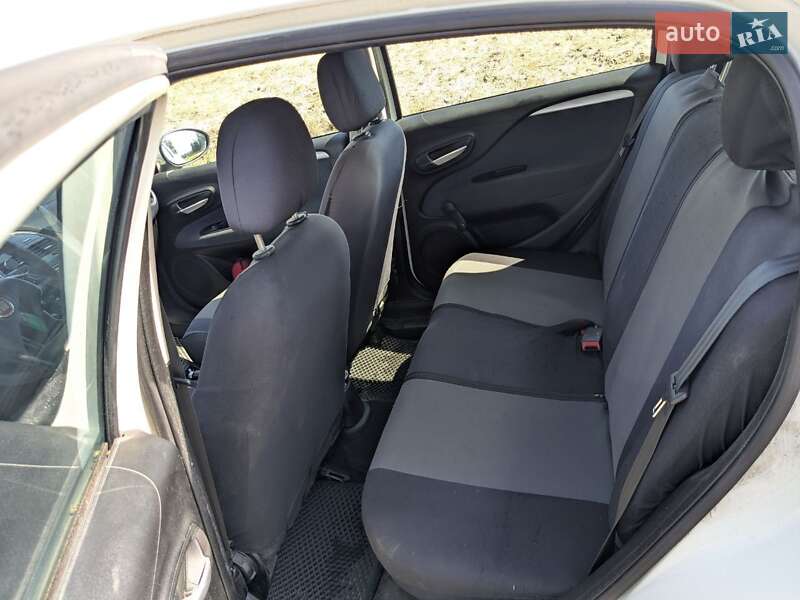 Хэтчбек Fiat Punto Evo 2011 в Боровой