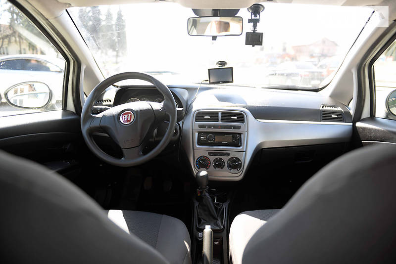 Хэтчбек Fiat Punto 2012 в Дубно
