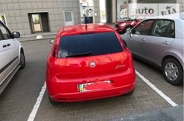 Седан Fiat Punto 2010 в Киеве