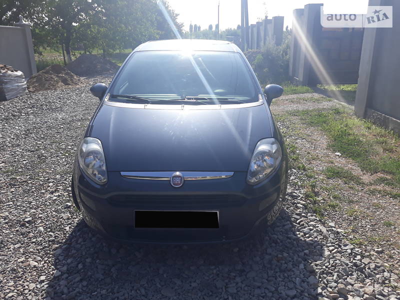 Хетчбек Fiat Punto 2010 в Виноградові