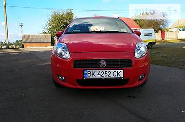 Хэтчбек Fiat Punto 2009 в Ровно