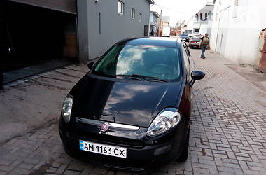 Хэтчбек Fiat Punto 2011 в 