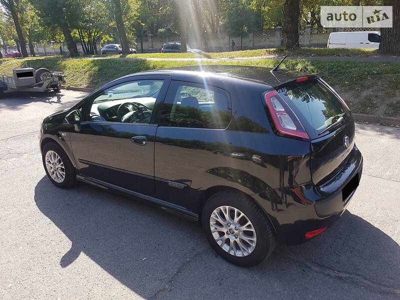 Хетчбек Fiat Punto 2011 в Києві фото 8 Хетчбек Fiat Punto 2011 в Києві