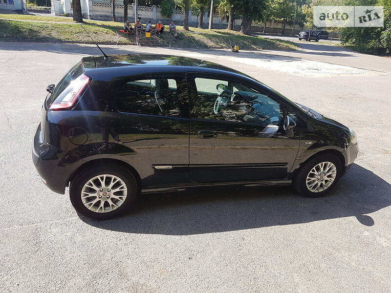 Хетчбек Fiat Punto 2011 в Києві фото 18 Хетчбек Fiat Punto 2011 в Києві
