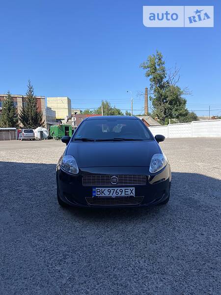 Хетчбек Fiat Punto 2009 в Рівному