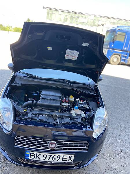 Хетчбек Fiat Punto 2009 в Рівному