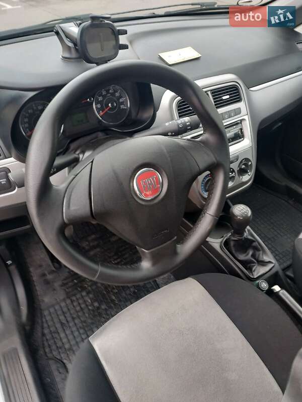 Купе Fiat Punto 2012 в Киеве фото 5 Купе Fiat Punto 2012 в Киеве
