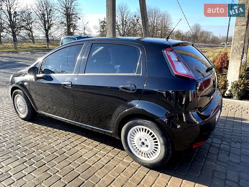Хэтчбек Fiat Punto 2011 в Крыжополе