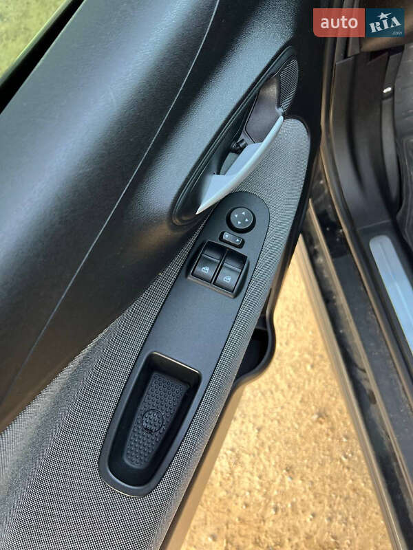 Хетчбек Fiat Punto 2011 в Запоріжжі