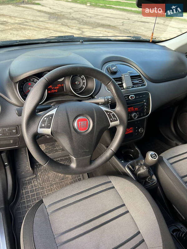 Хетчбек Fiat Punto 2011 в Запоріжжі